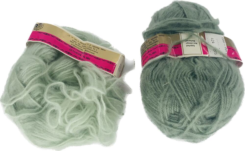 Unger Fluffy Yarn Green 100% Acrylic Made In France Machine Washable Colorfast
